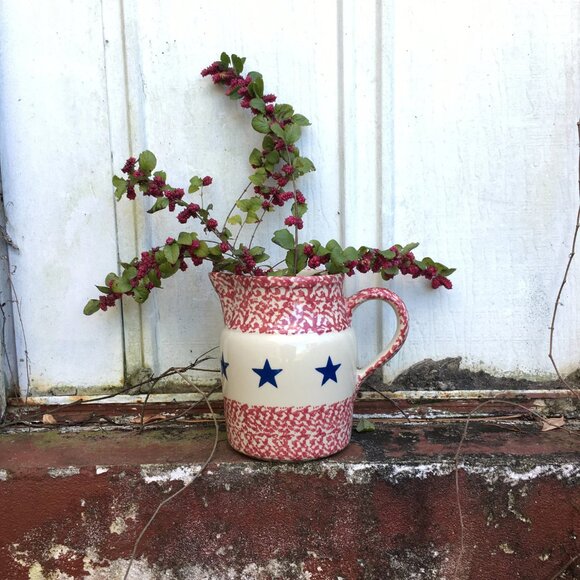 Red Spongeware Blue Star Large Pitcher Gerald Henn/Fourth of July/Housewarming - Picture 9 of 9